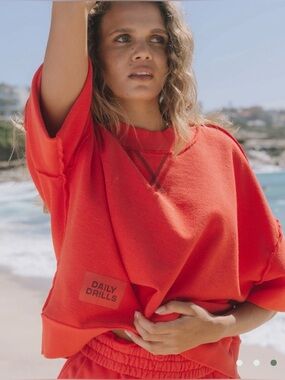 NWT Daily Drills “Heart + Bodega” Cropped Sleeve Vintage Crewneck